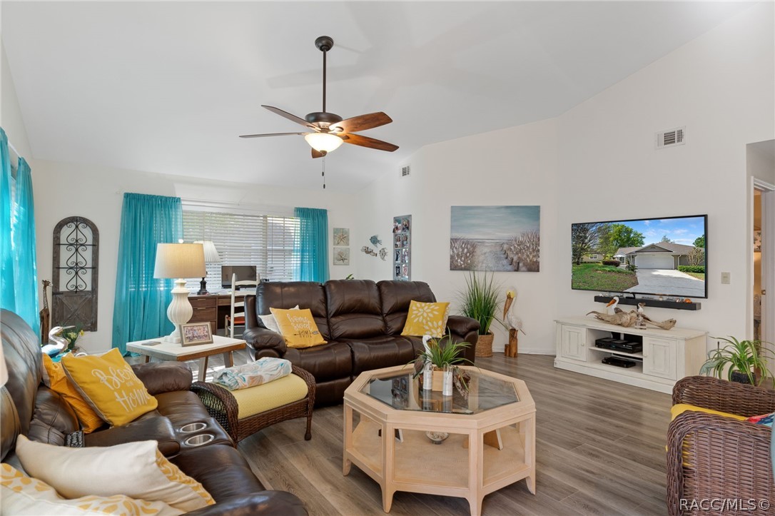 1504 North Foxboro Loop Crystal River, FL 34429 - Photo 7 of 52 View of Great Room