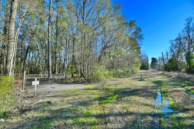 $275,000 | 107 Auto Supply Drive, Goose Creek, SC 29445
