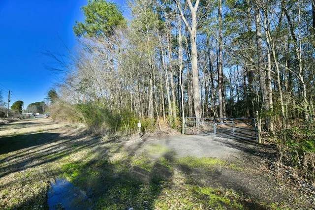 $275,000 | 107 Auto Supply Drive, Goose Creek, SC 29445