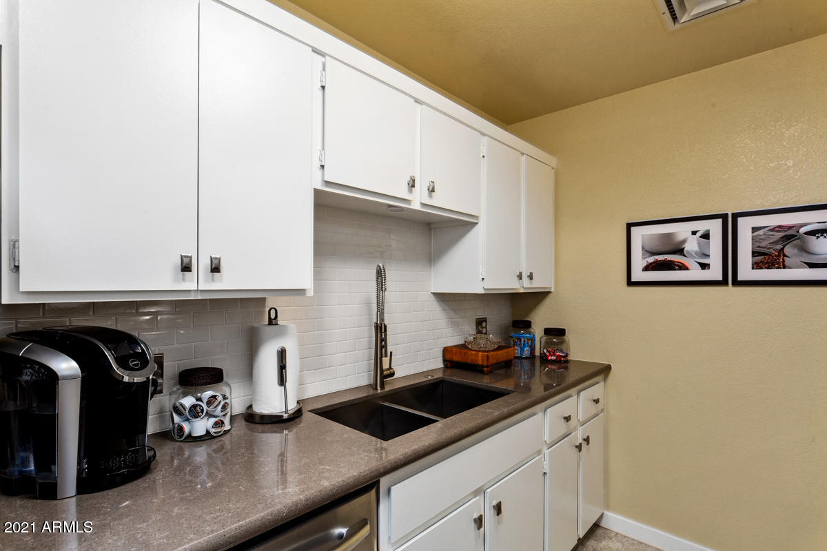 14300 West Bell Road, Unit 147 Surprise, AZ 85374 - Photo 16 of 25 Kitchen