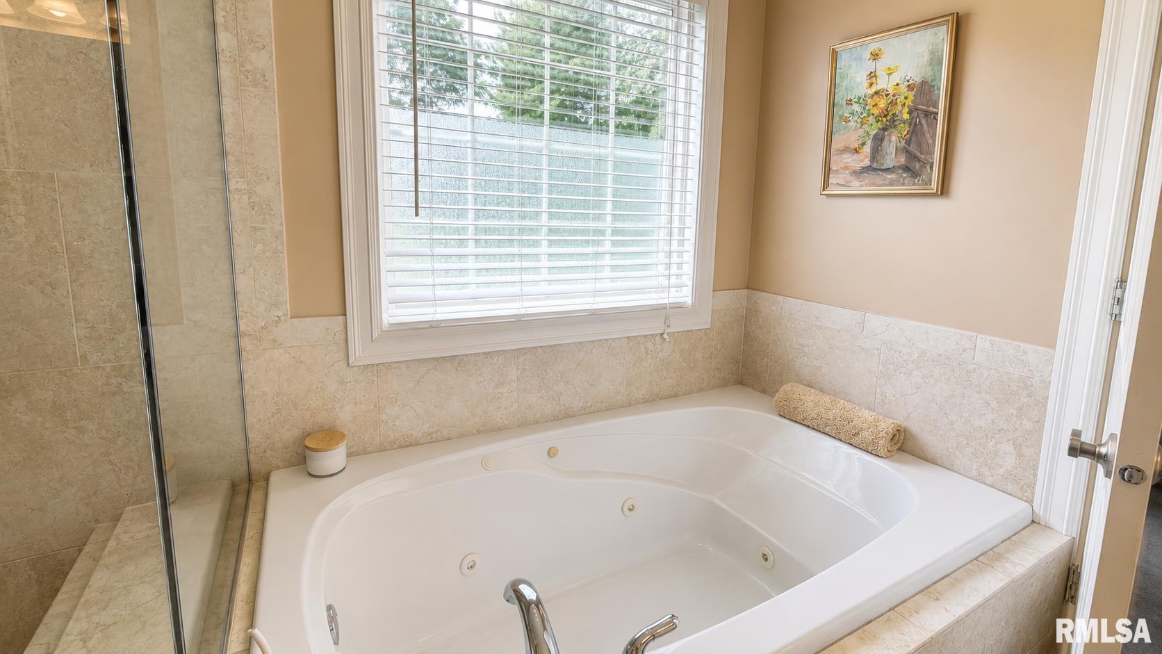 6607 North Saint Marys Road Peoria, IL 61614 - Photo 24 of 50