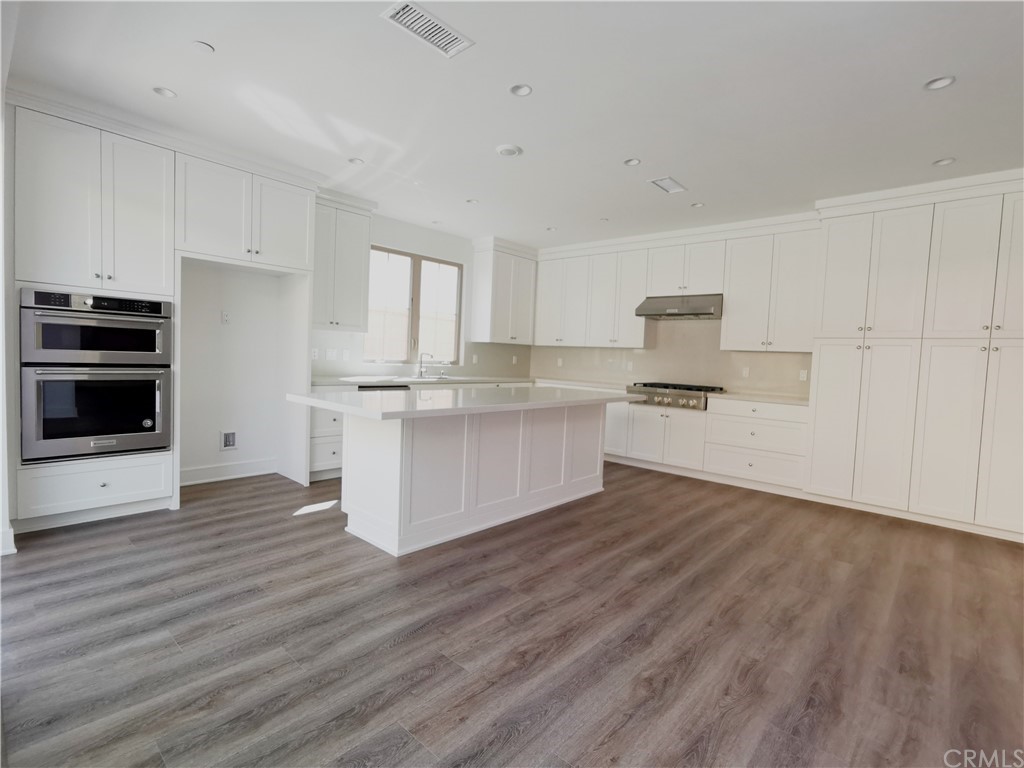 128 Abalone Irvine, CA 92620 - Photo 12 of 35