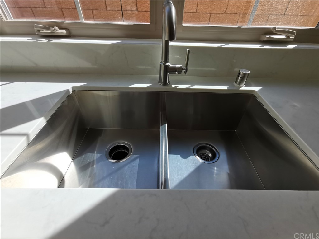 128 Abalone Irvine, CA 92620 - Photo 14 of 35