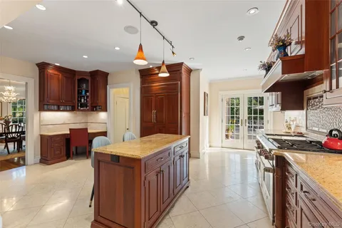 $6,195,000 | 5 Cooper Road, Scarsdale, NY 10583