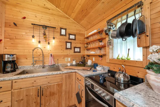 $450,000 | 30 Knox Mountain Road, Ossipee, NH 03814