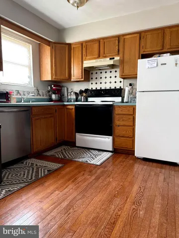 $1,890 | 15219 Valley Stream Drive, Woodbridge, VA 22191