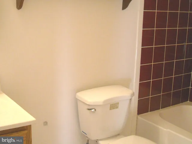 $1,890 | 15219 Valley Stream Drive, Woodbridge, VA 22191