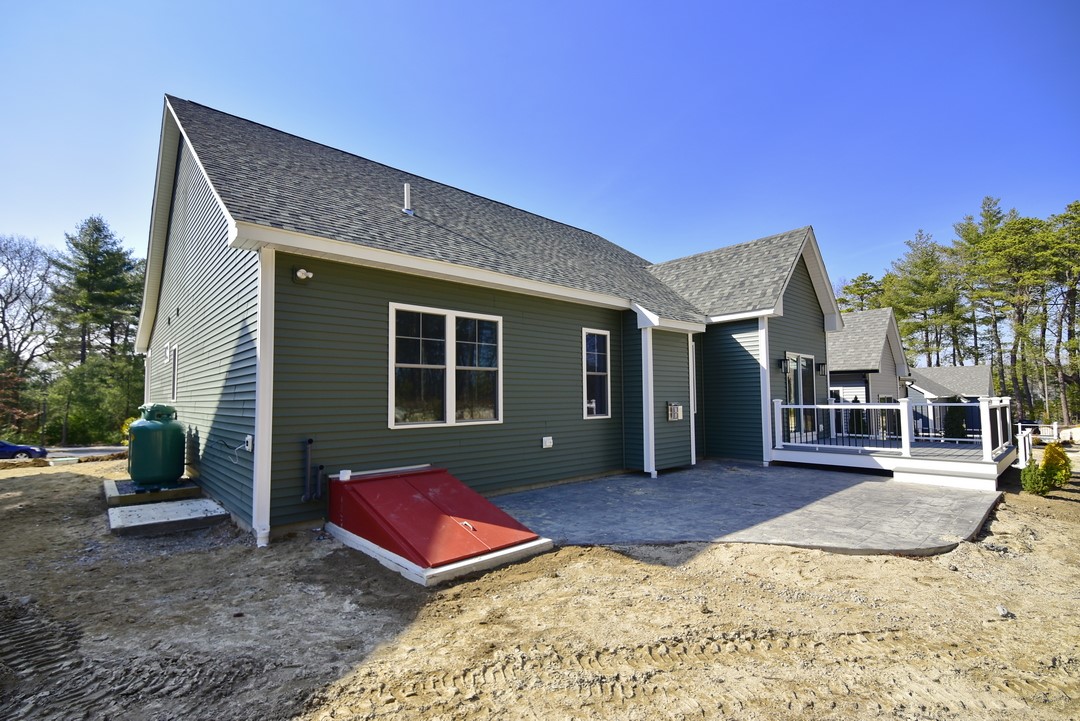 29 Sunset Lk Circle Coventry, RI 02816 - Photo 22 of 28