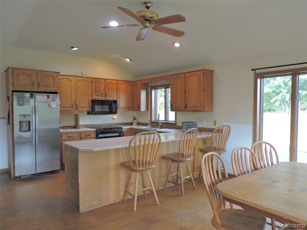 7407 Beecher Road Flint, MI 48532 - Photo 5 of 26