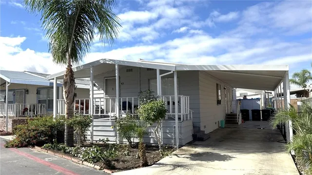 a front view of house with yard
