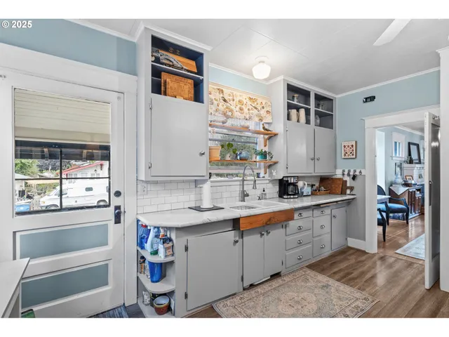 $574,900 | 1306 B Street, Washougal, WA 98671