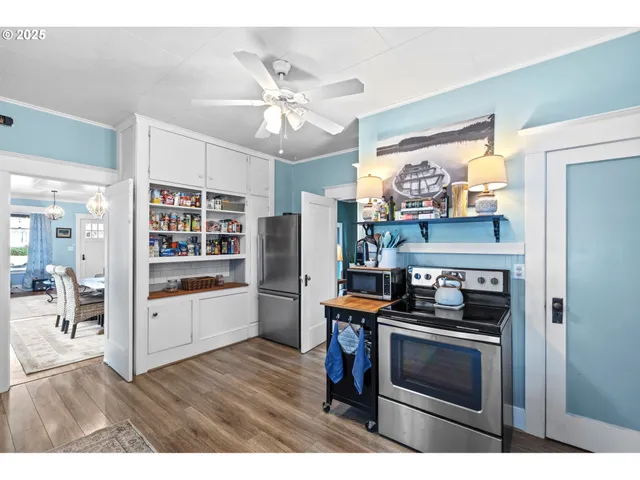 $574,900 | 1306 B Street, Washougal, WA 98671