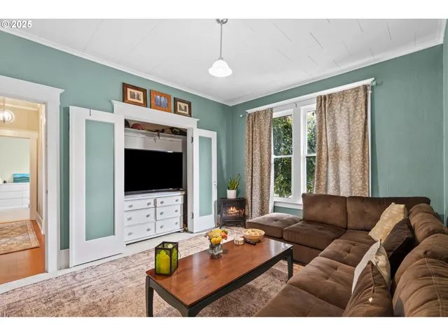 $574,900 | 1306 B Street, Washougal, WA 98671