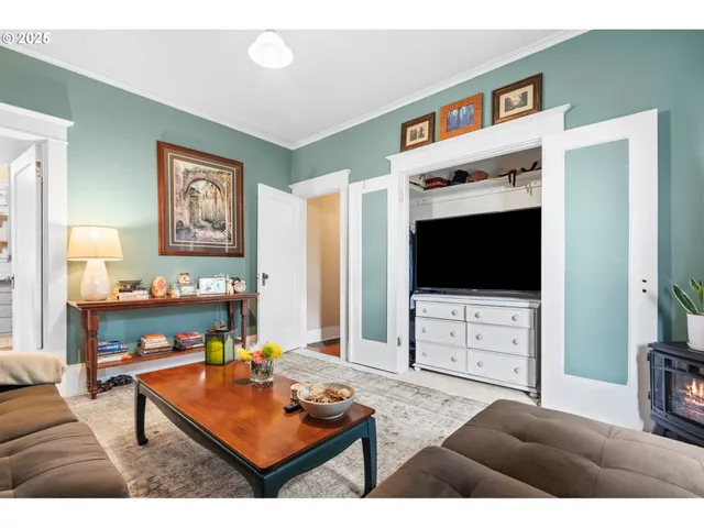 $574,900 | 1306 B Street, Washougal, WA 98671