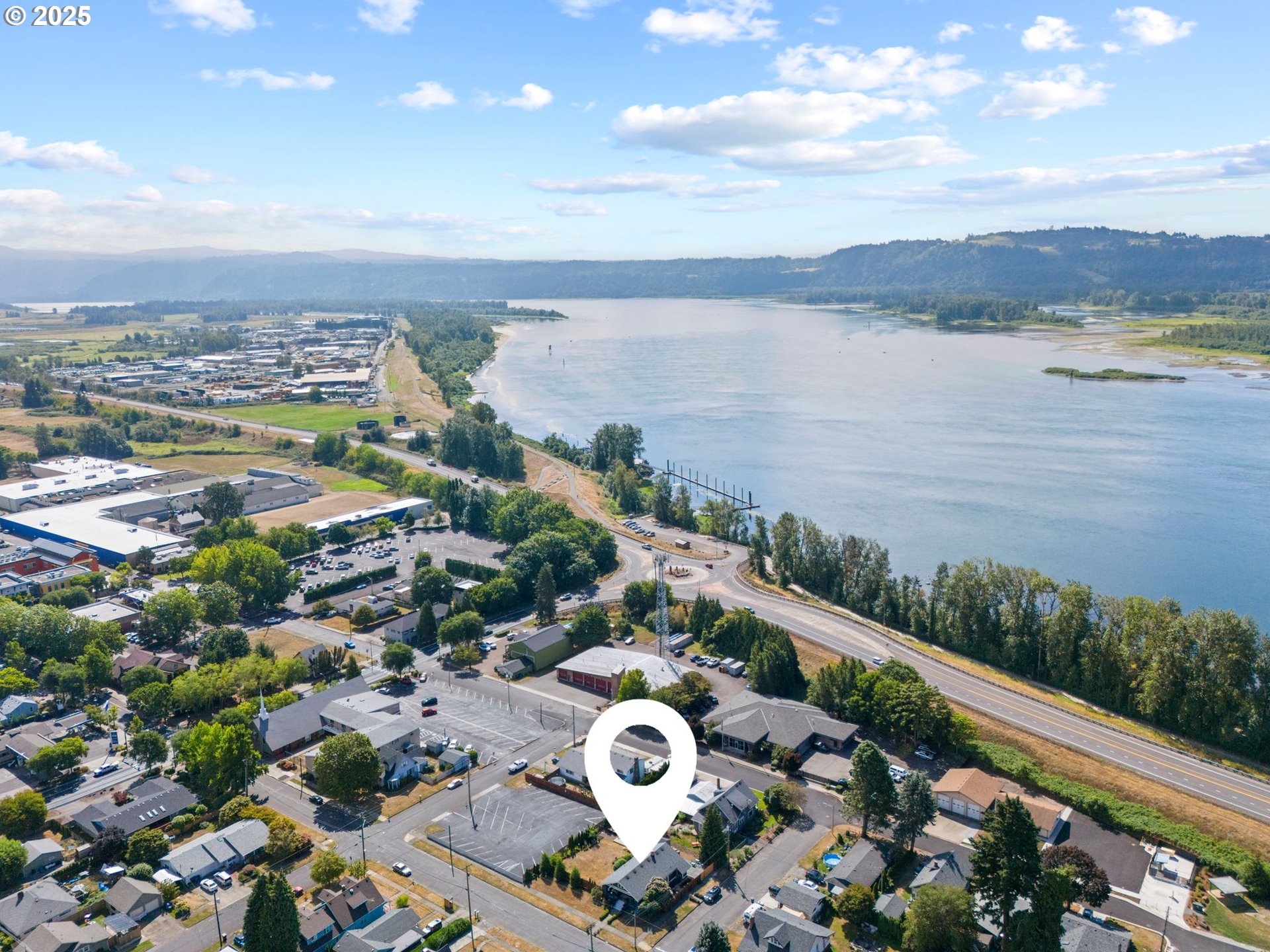 1306 B Street Washougal, WA 98671 - Photo 6 of 32 a view of lake with mountain
