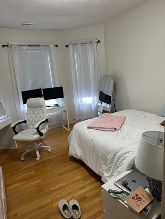 $5,000 | 190 L Street, Unit 3, Boston, MA 02127