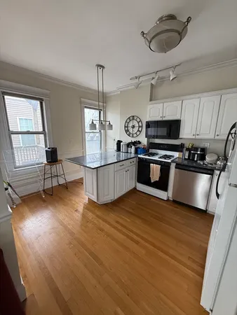 $5,000 | 190 L Street, Unit 3, Boston, MA 02127