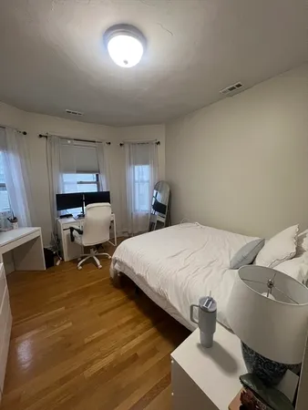 $5,000 | 190 L Street, Unit 3, Boston, MA 02127