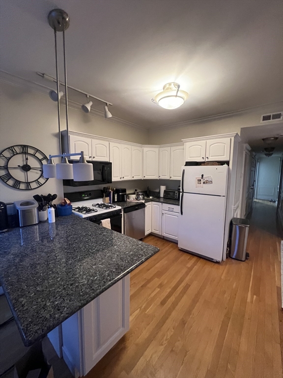 190 L Street, Unit 3 Boston, MA 02127 - Photo 10 of 12