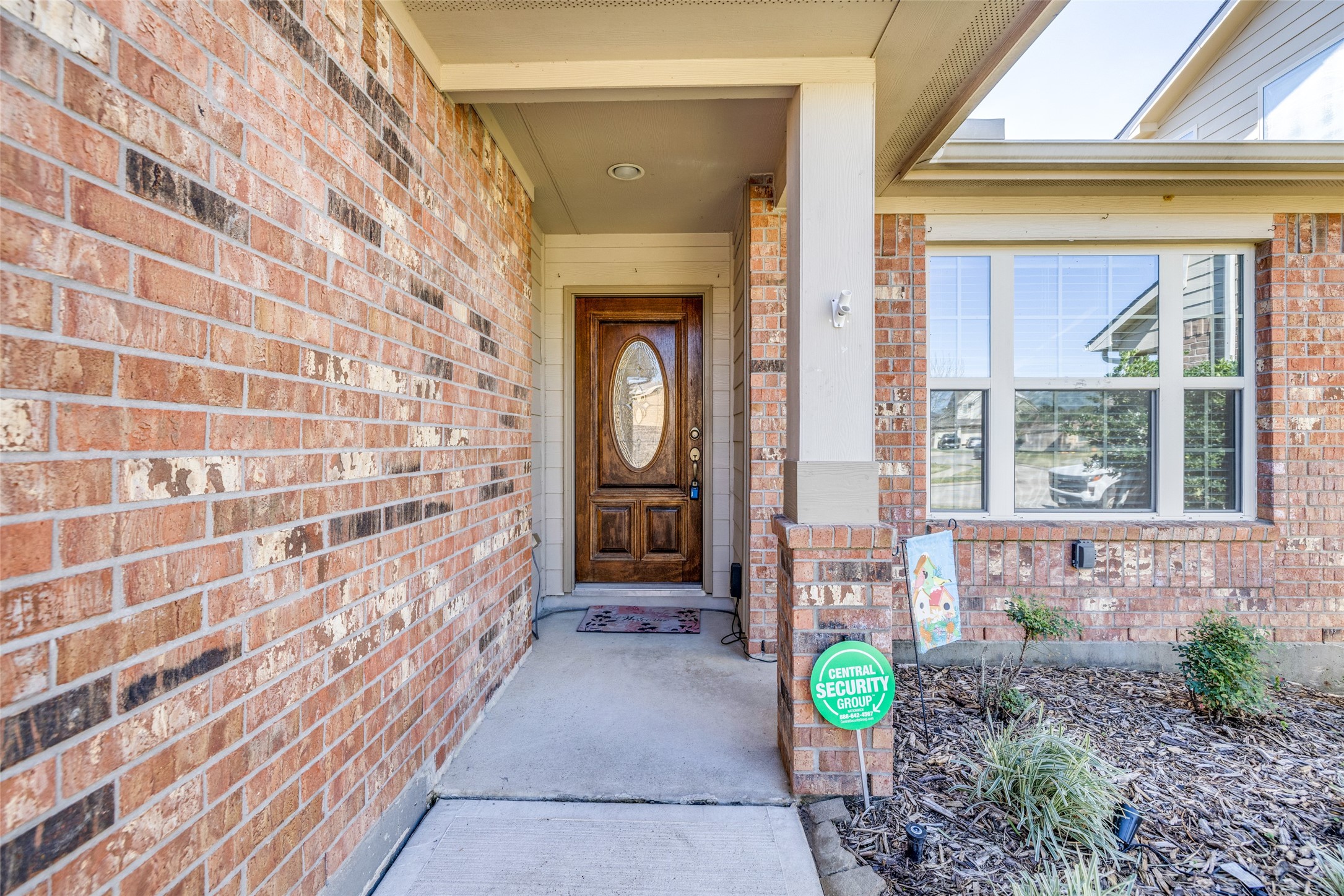 7123 Panther Ridge Drive Spring, TX 77389 - Photo 5 of 31 a front view of a house with a garden