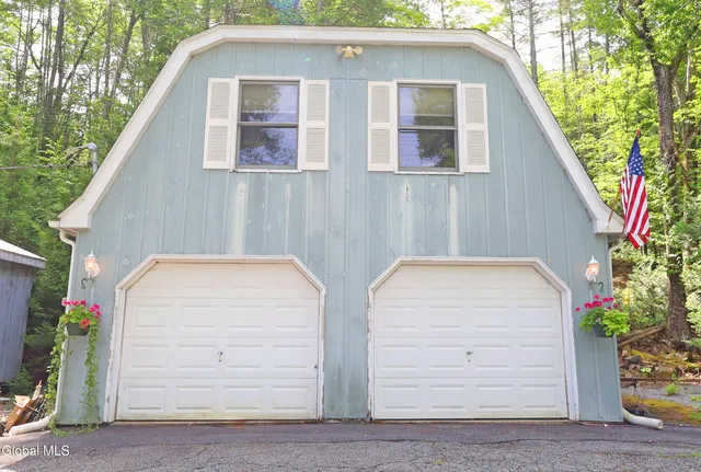 $1,170,000 | 23 Star Glint Way, Schroon Lake, NY 12870