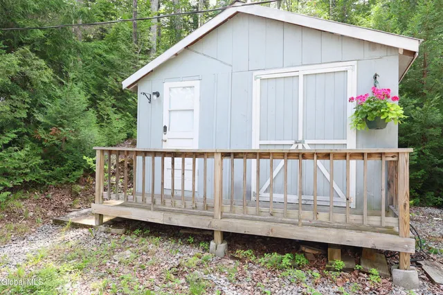 $1,170,000 | 23 Star Glint Way, Schroon Lake, NY 12870