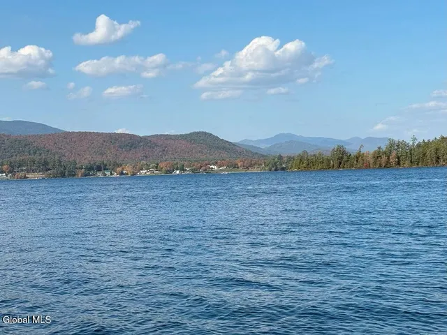 $1,170,000 | 23 Star Glint Way, Schroon Lake, NY 12870