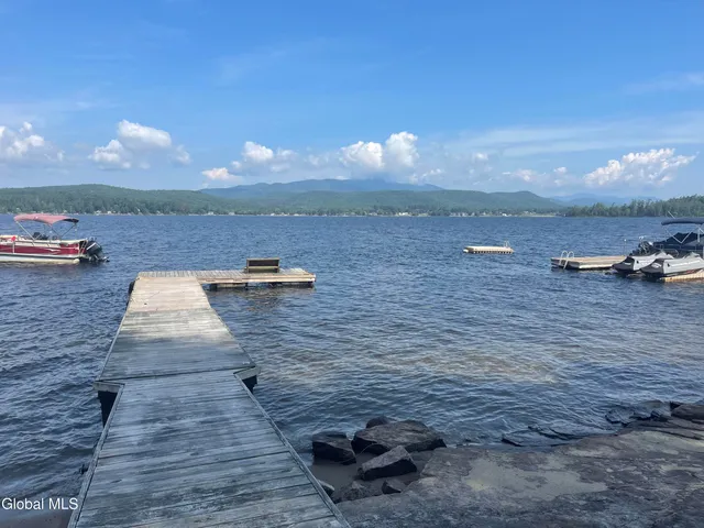 $1,170,000 | 23 Star Glint Way, Schroon Lake, NY 12870