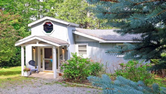 $1,170,000 | 23 Star Glint Way, Schroon Lake, NY 12870