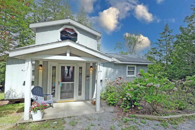 $1,170,000 | 23 Star Glint Way, Schroon Lake, NY 12870