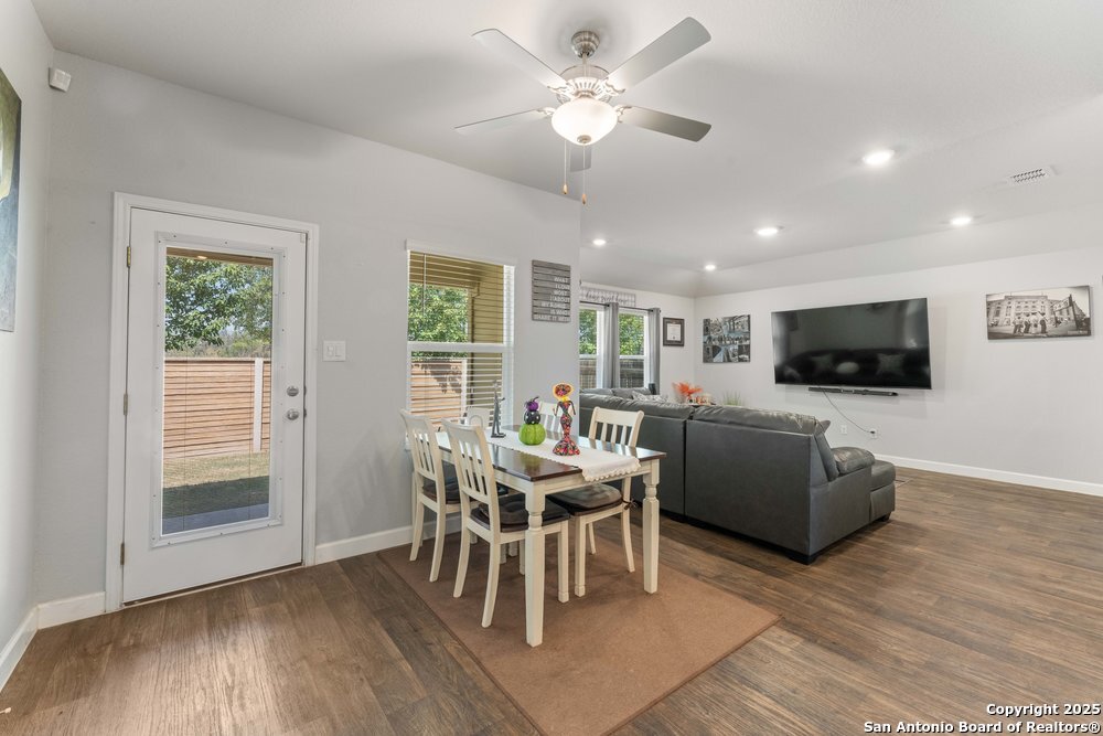 829 Margay Loop Seguin, TX 78155 - Photo 14 of 29