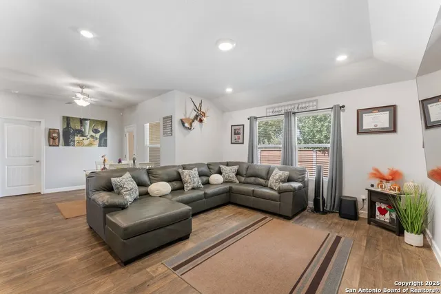 $1,775 | 829 Margay Loop, Seguin, TX 78155