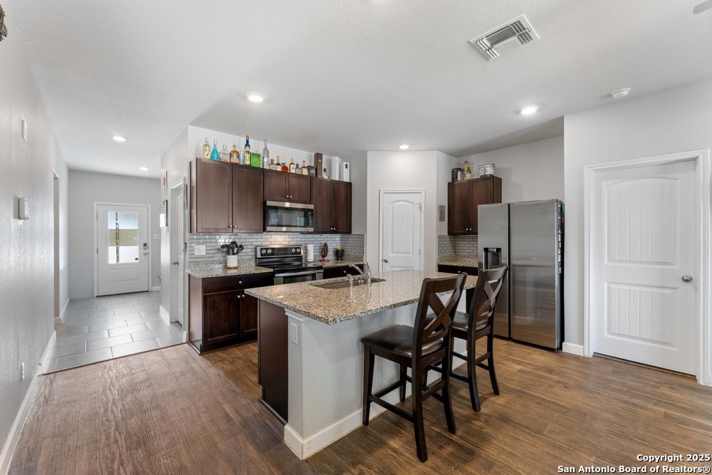829 Margay Loop Seguin, TX 78155 - Photo 8 of 29