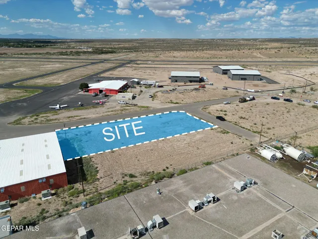 a black and white photo of a mirror