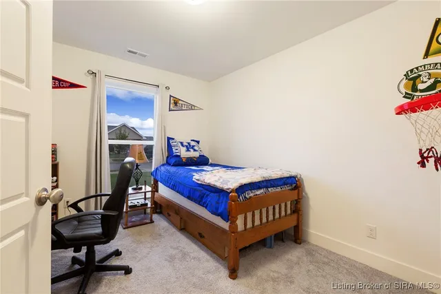 $285,900 | 817 Wolf Run Pk Boulevard, Jeffersonville, IN 47130