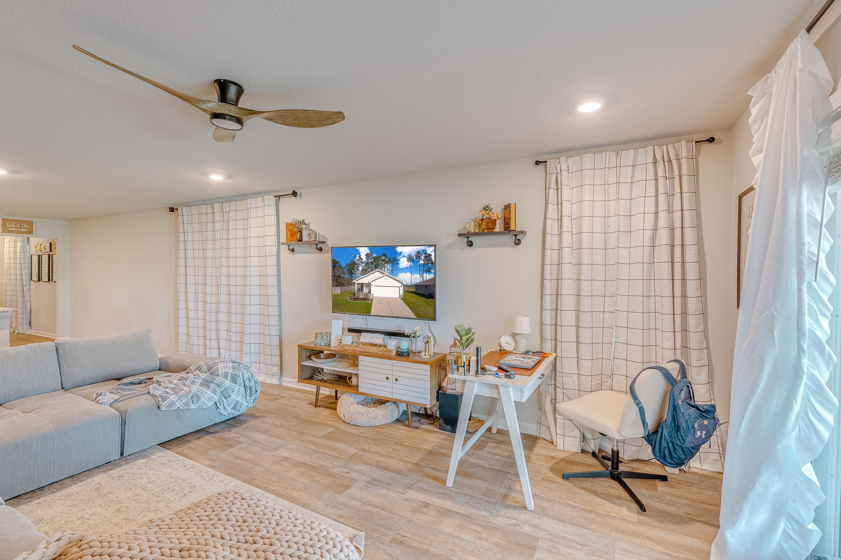 10162 Brodick Loop Daphne, AL 36527 - Photo 15 of 33 Living Room