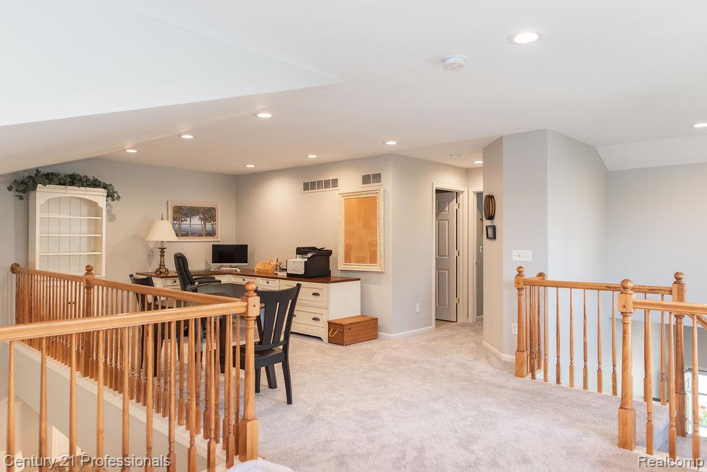 767 East Bluff Court Rochester Hills, MI 48306 - Photo 33 of 52