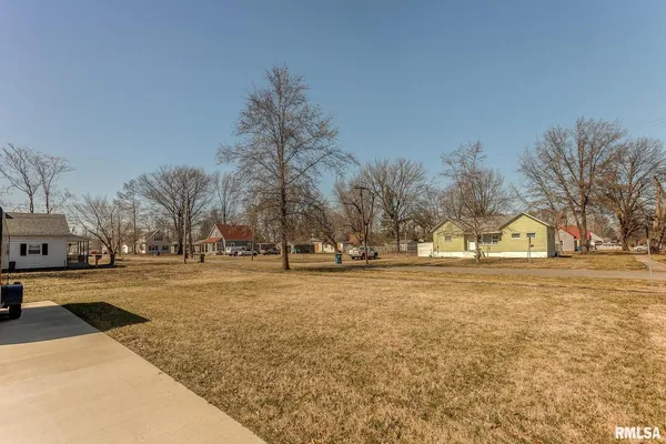 $207,500 | 424 North College Street, Centralia, IL 62801