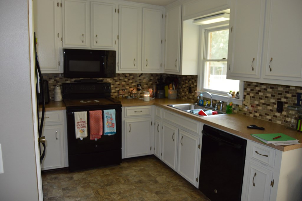 2079 Pinewood Road Sumter, SC 29154 - Photo 12 of 15