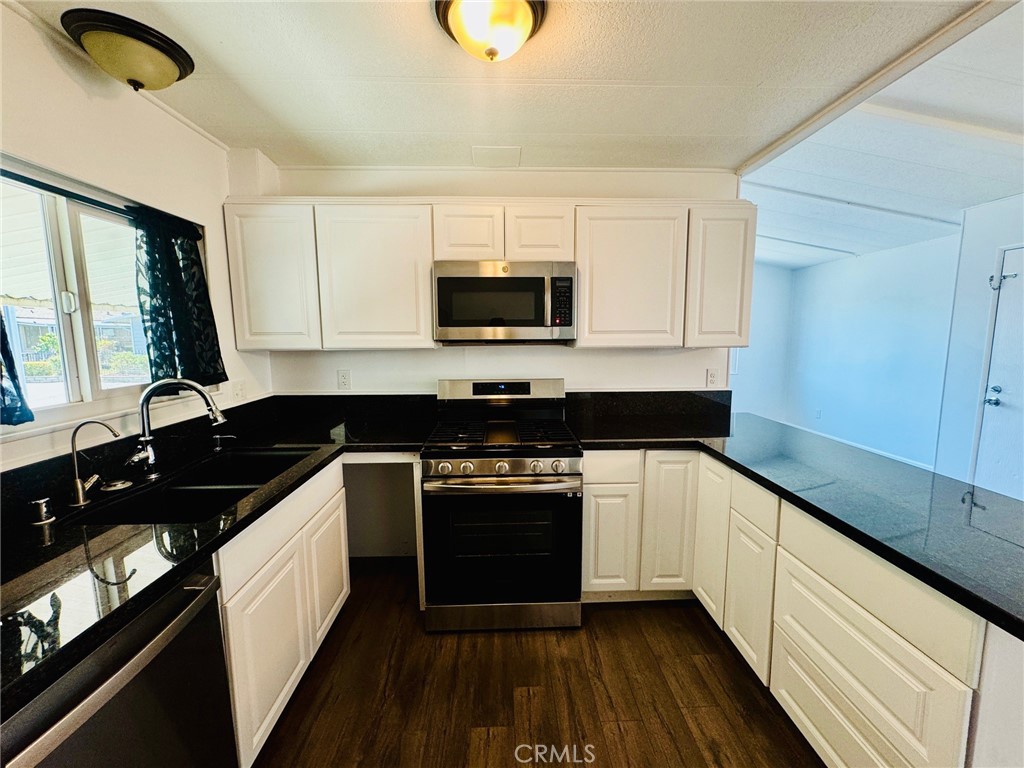3535 Stine Road Bakersfield, CA 93309 - Photo 8 of 25
