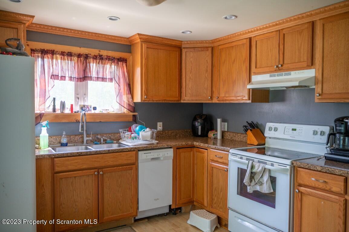 645 Purdy Road Dalton, PA 18414 - Photo 12 of 42