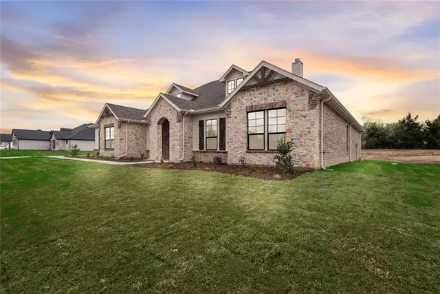 $675,050 | 1010 Julian Drive, Van Alstyne, TX 75495