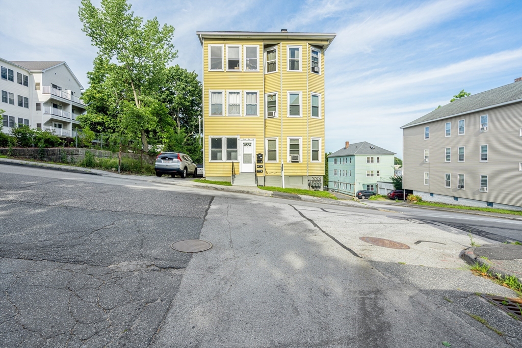42 Adams Street Worcester, MA 01604 - Photo 1 of 15 Gallery Image 1