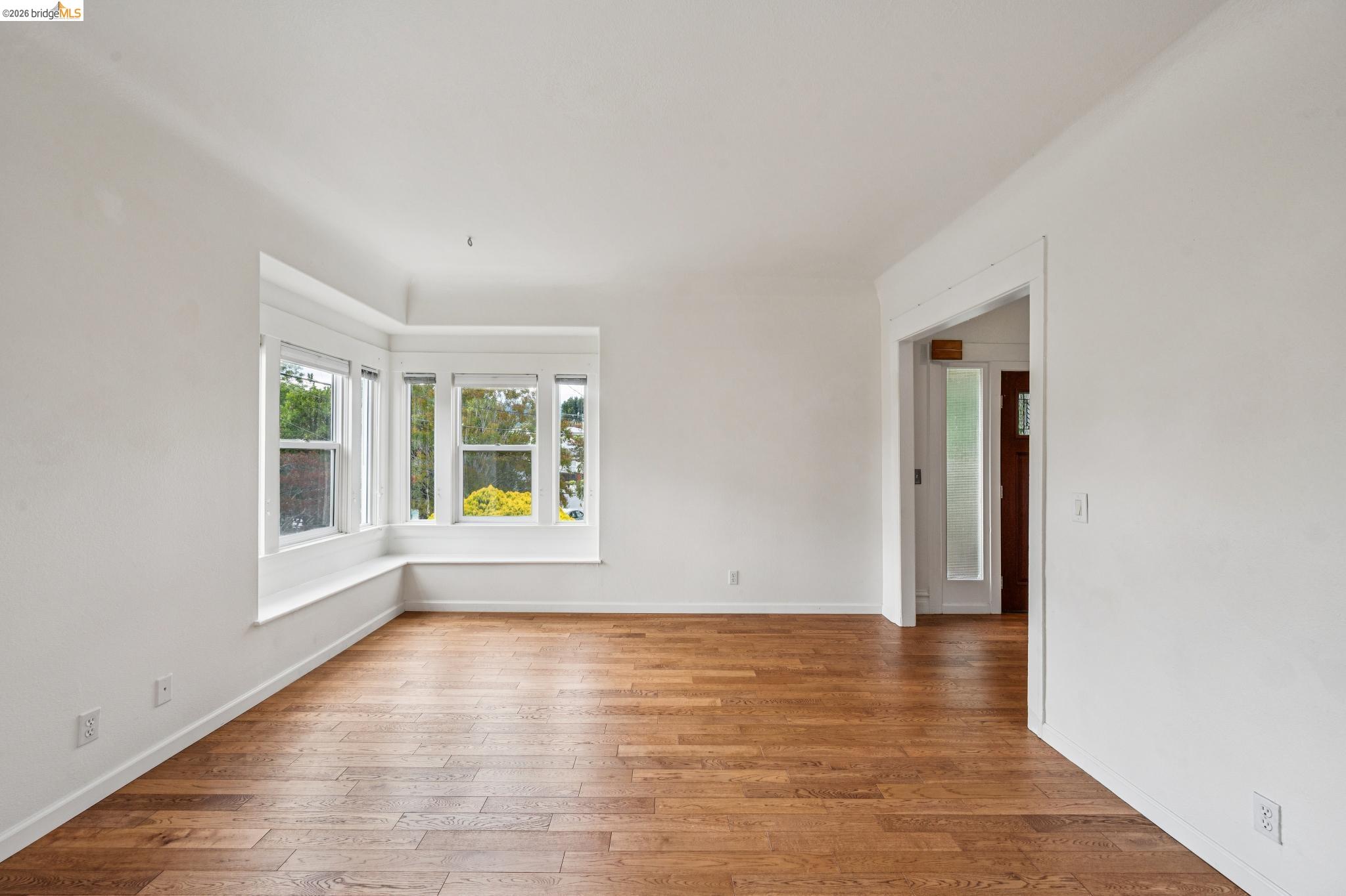 2140 Woolsey Street Berkeley, CA 94705 - Photo 5 of 40