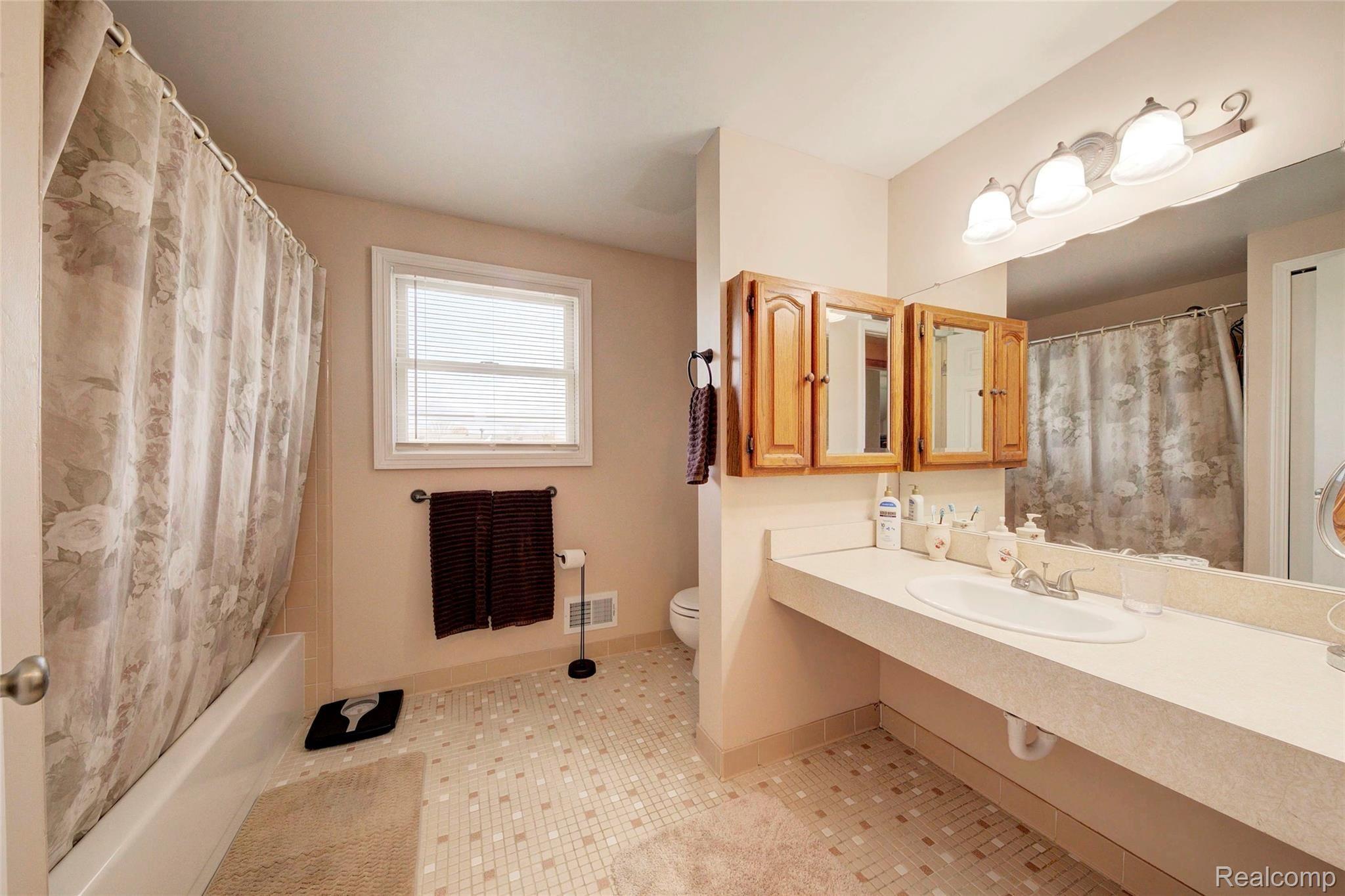 45264 Rector Drive Canton, MI 48188 - Photo 33 of 48 4H8A2155_6_7.jpg