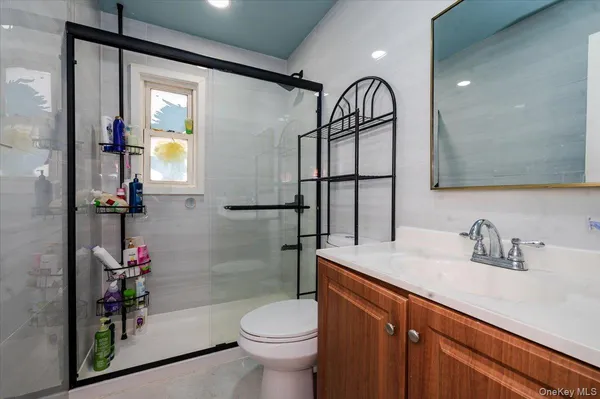 $759,000 | 21 Oak Avenue, Inwood, NY 11096