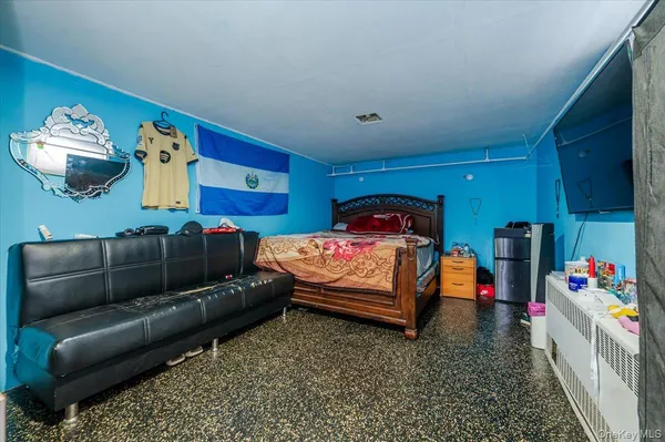 $759,000 | 21 Oak Avenue, Inwood, NY 11096