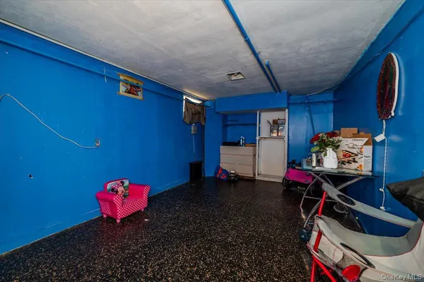 $759,000 | 21 Oak Avenue, Inwood, NY 11096