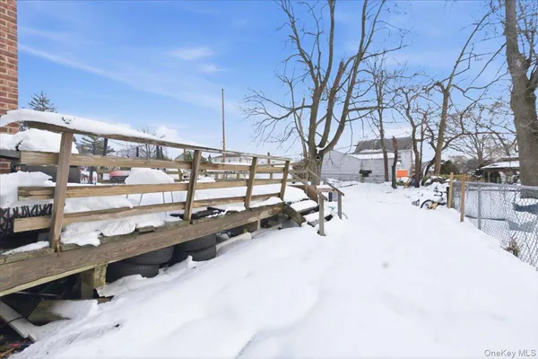 $759,000 | 21 Oak Avenue, Inwood, NY 11096