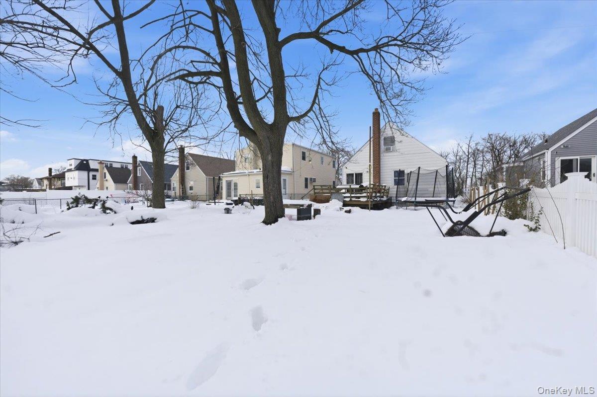 21 Oak Avenue Inwood, NY 11096 - Photo 18 of 20